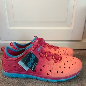 NWT Stride Rite Phibian shoes